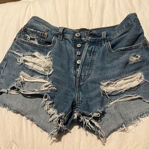 High waisted Levi 501s